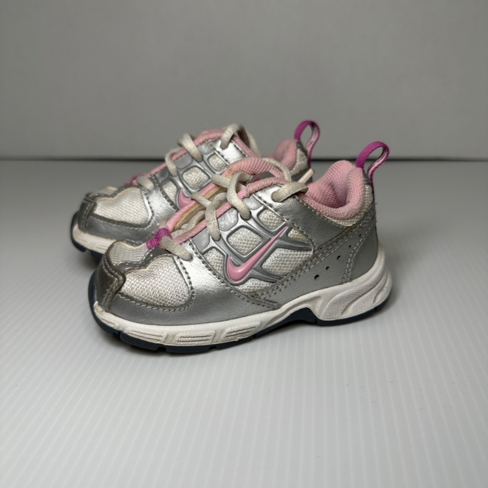 Baby Girls Nike Pillar Tech Tennis Shoes Gray Pink White Size 4 - Picture 2 of 10